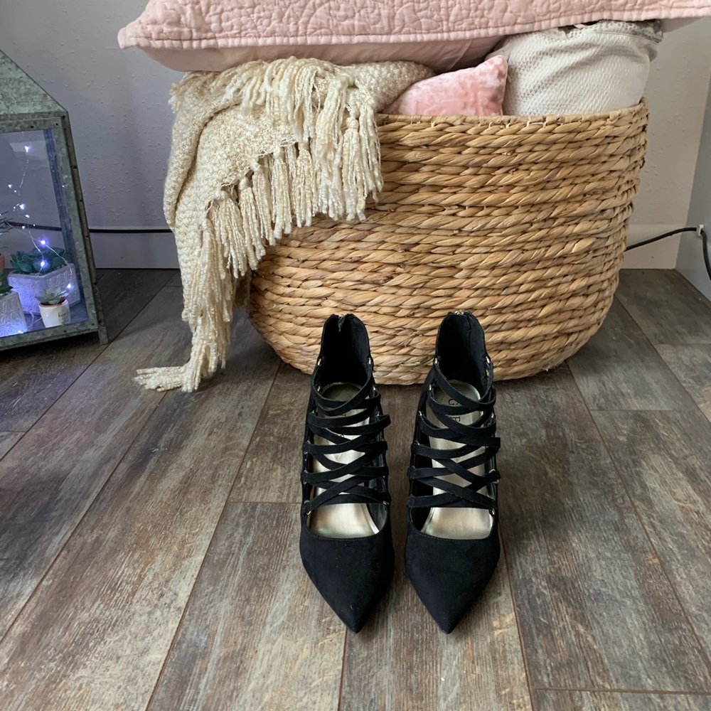 NWOT Guess ankle boots, size 9